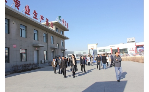 黨建引領(lǐng)促減稅降費落地，黨員帶頭抓普惠政策落實